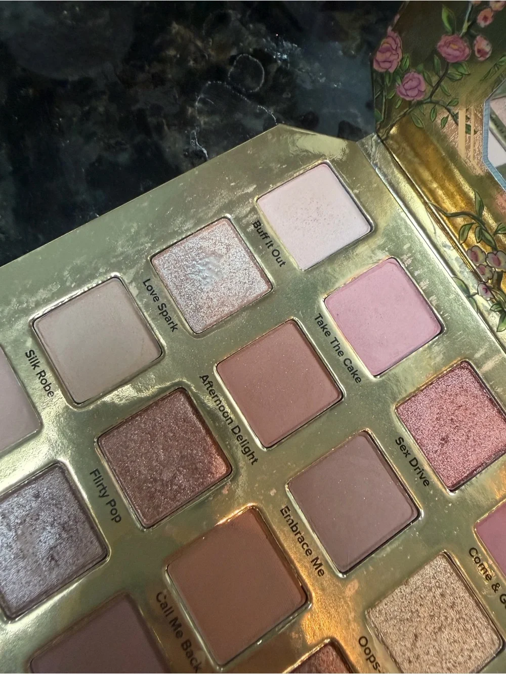 Too faced Natural lust eyeshadow palette